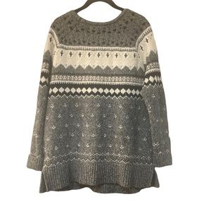 American Eagle Outfitters women’s knit sweater